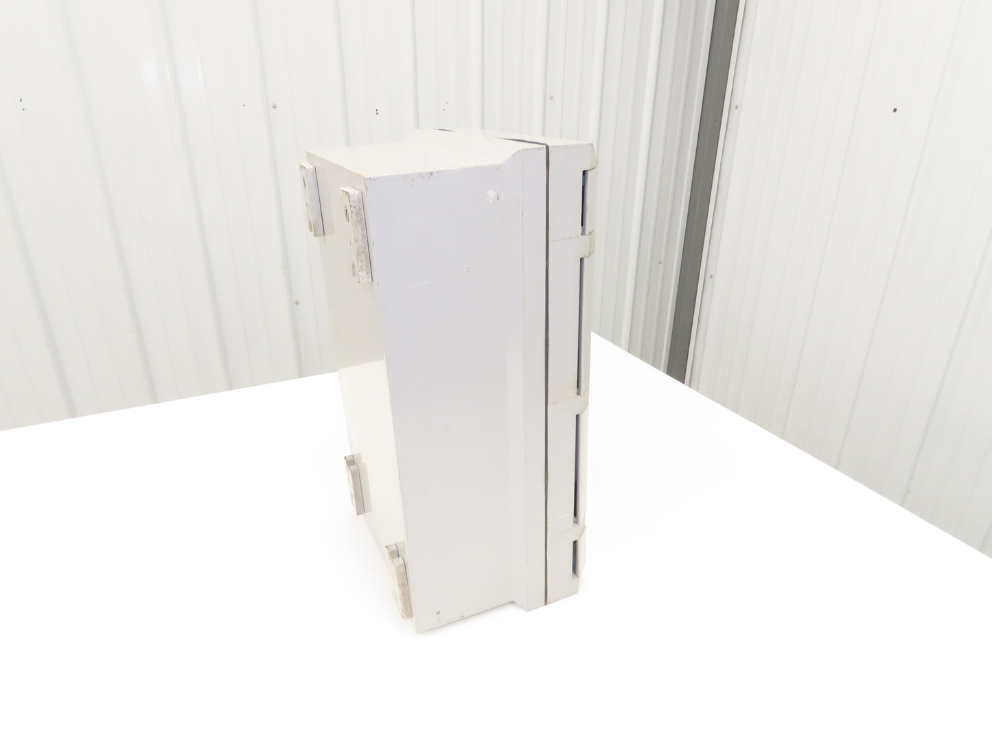 Eaton Cutler Hammer DH361FCK Fusible Disconnect Switch Non-Metallic 30A 600V 3P