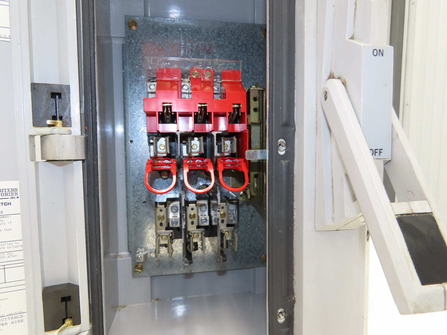 Eaton Cutler Hammer DH361FCK Fusible Disconnect Switch Non-Metallic 30A 600V 3P