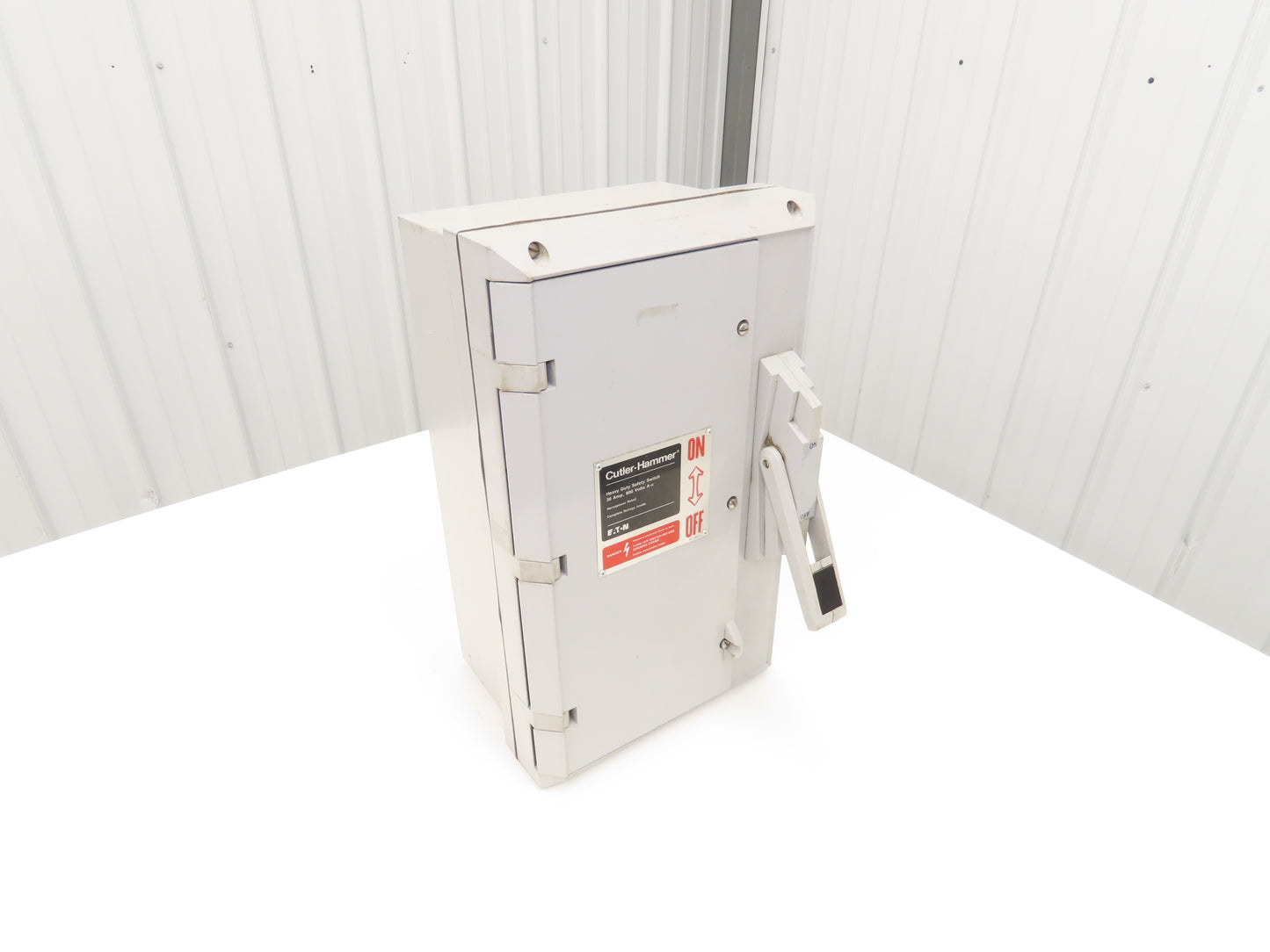 Eaton Cutler Hammer DH361FCK Fusible Disconnect Switch Non-Metallic 30A 600V 3P