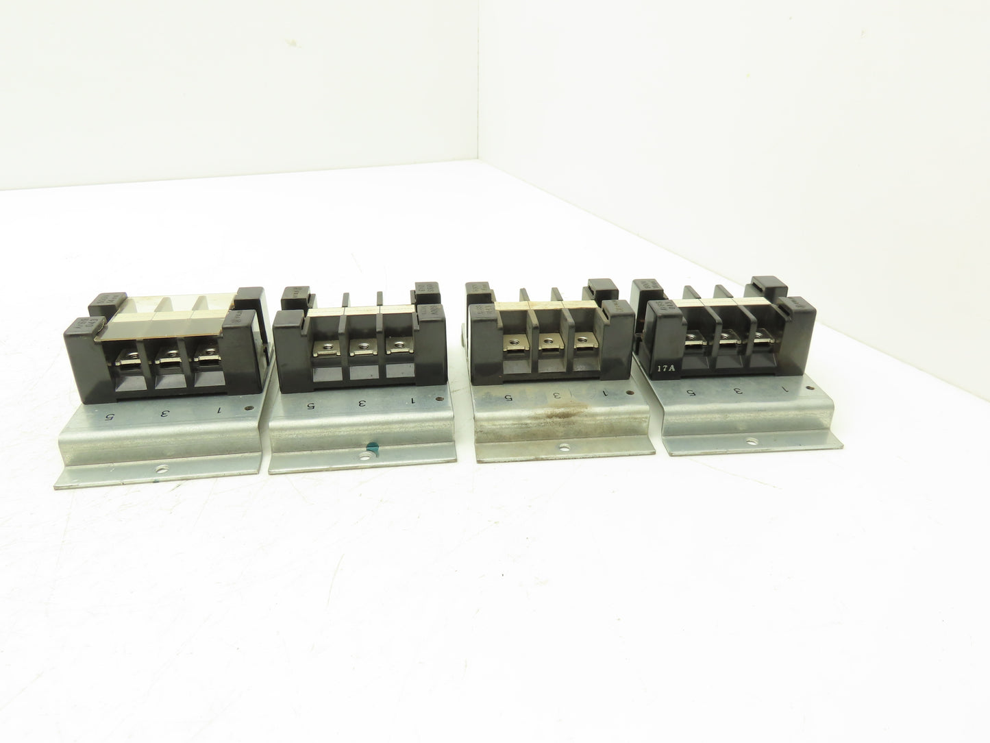 Fanuc Fuji A05B-2408-C092 Circuit Breaker Terminal Block 3-Pole AYBS043 Lot of 4