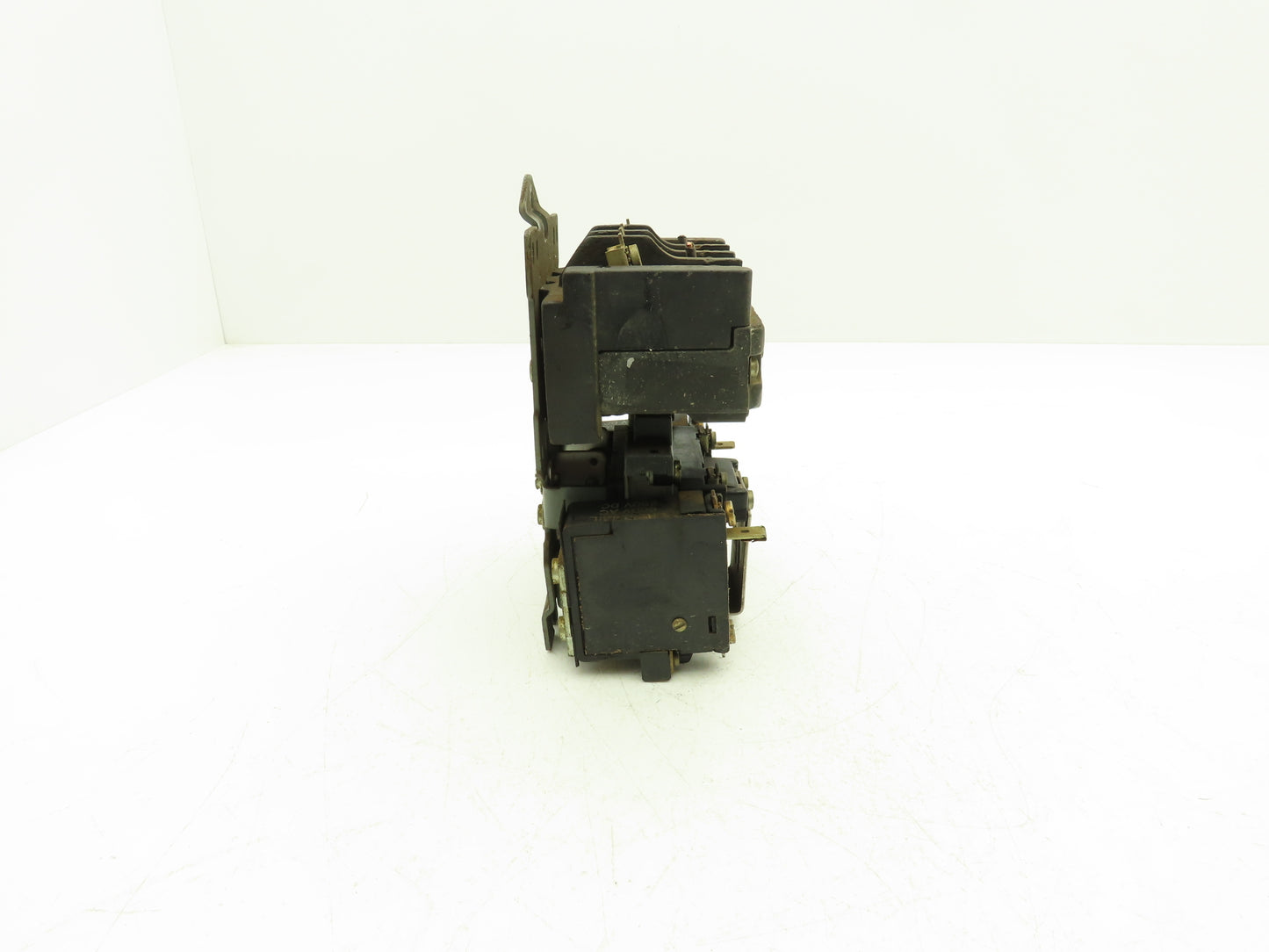 General Electric 101JL AC Motor Starter 7.5Hp 600VAC 3Ph 110V Coil Lot of 3