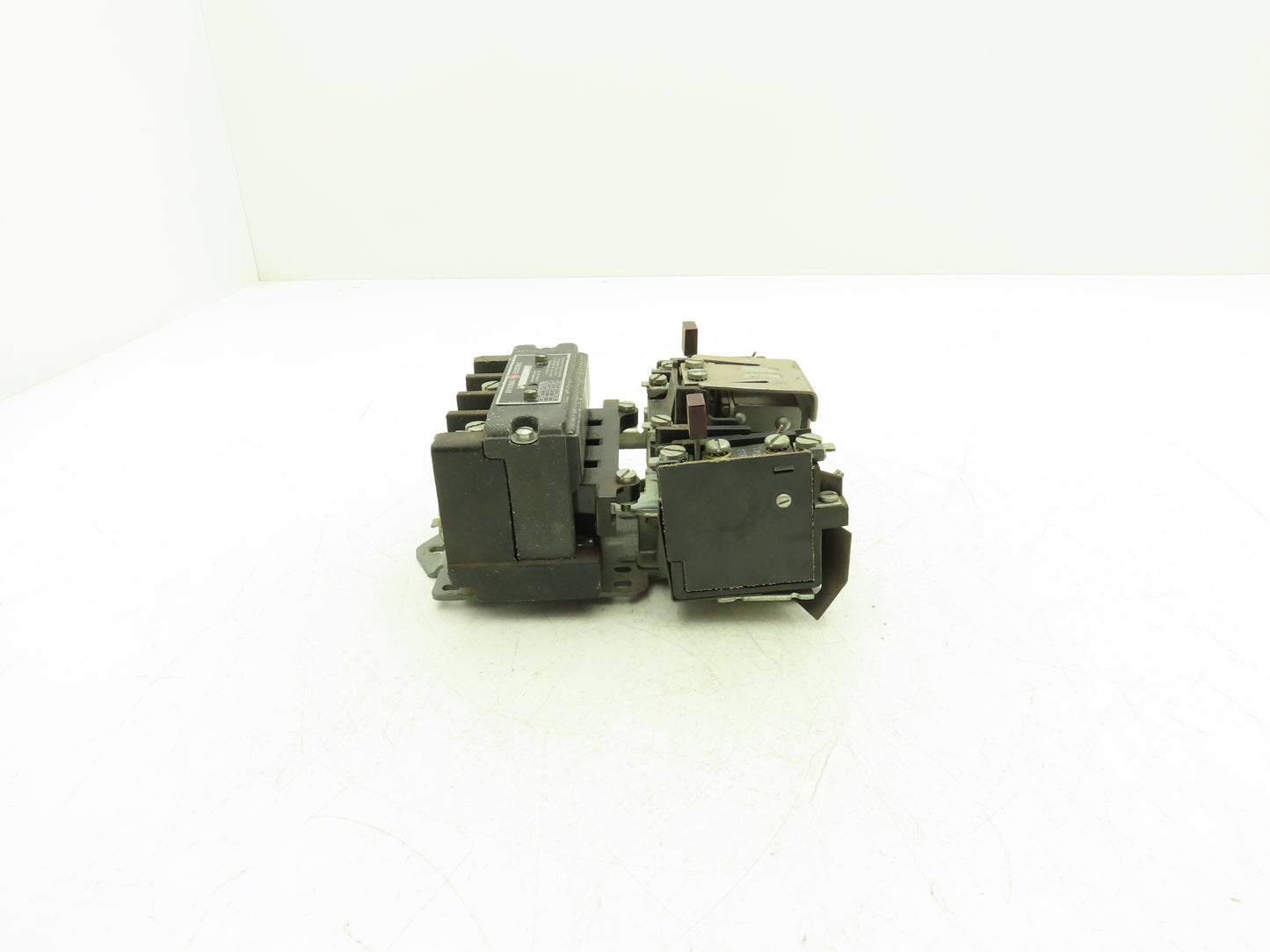 General Electric CR7006C101Q AC Motor Starter 7.5Hp 600VAC 110V Coil 3Ph