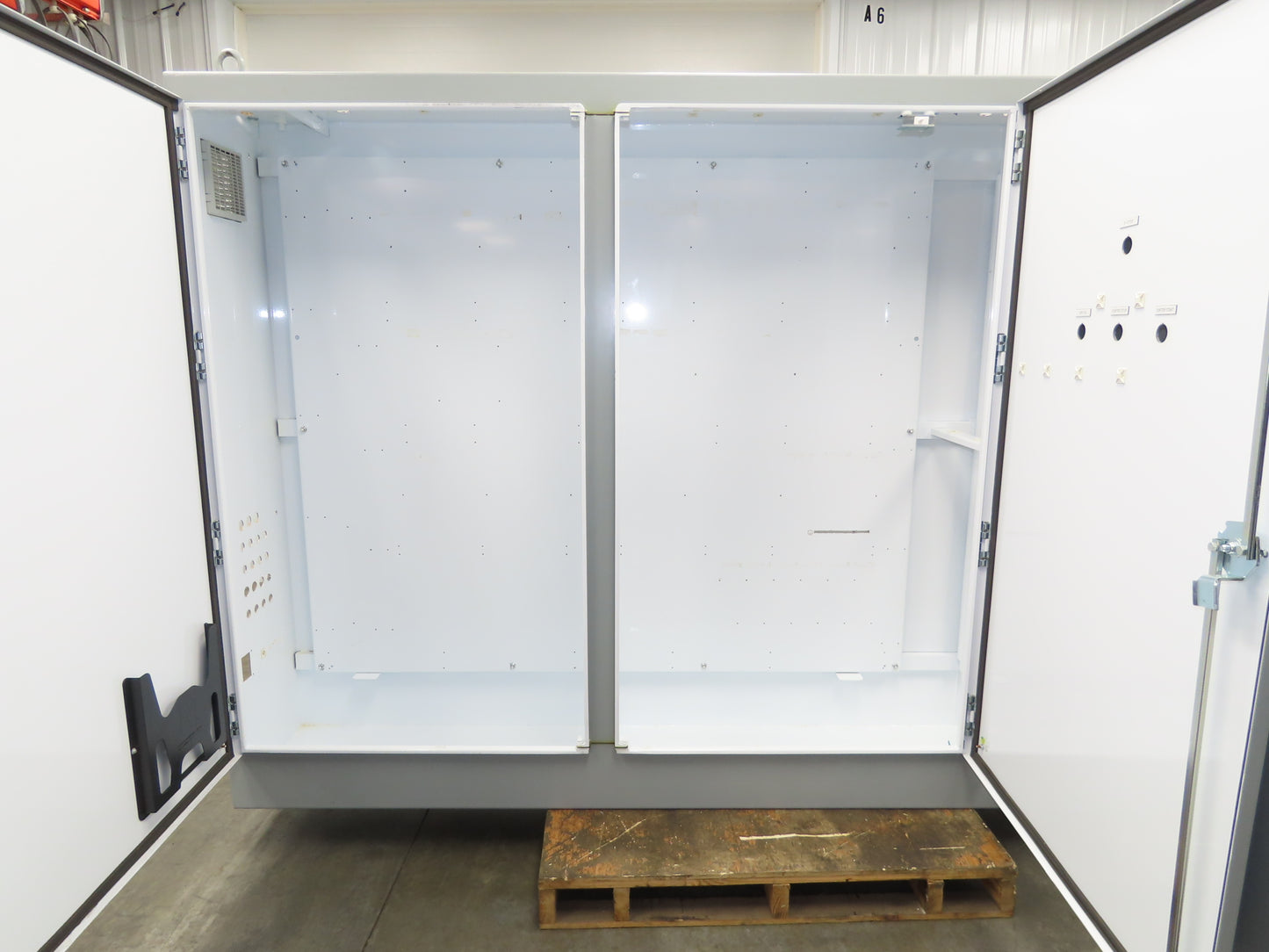 Hoffman A72XM3EW18FTCLP Free Standing Electrical Enclosure 3 Door 72x119x18"