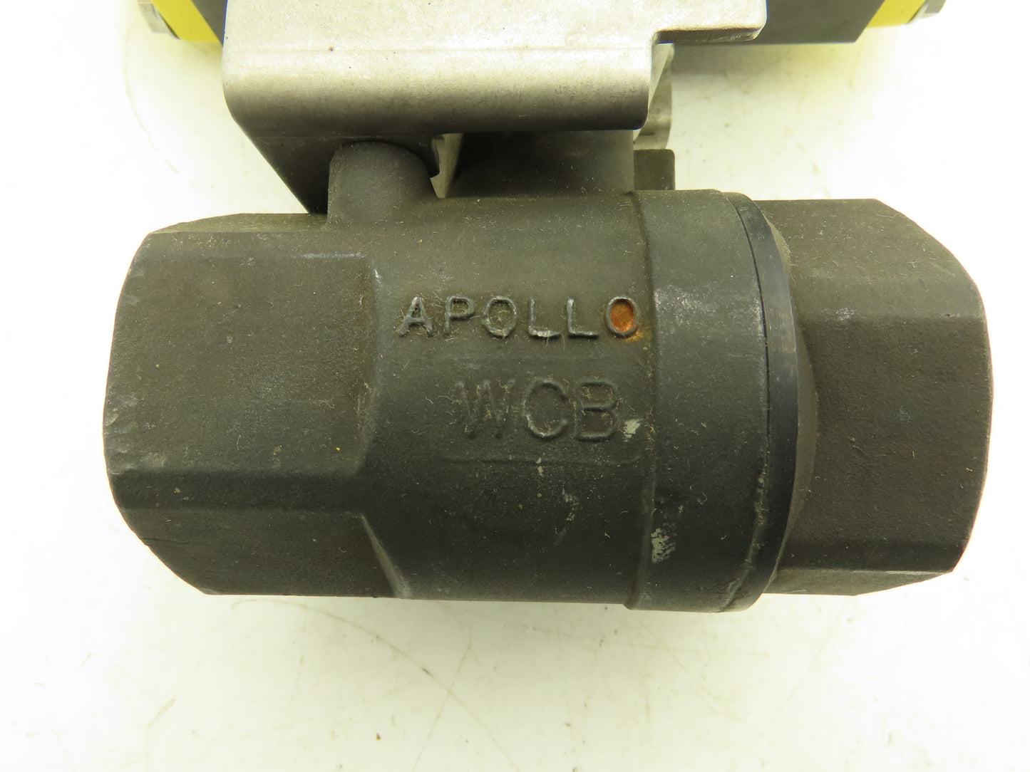 Conbraco Compac Torque Pneumatic Actuator 1-1/2" NPT Black Double Ball Valve