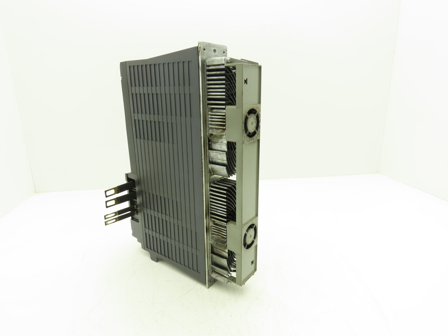 Mitsubishi MDS-D-V2-8080 Servo Amplifier Drive 230VAC In 155VAC 3PH 0-240Hz Out