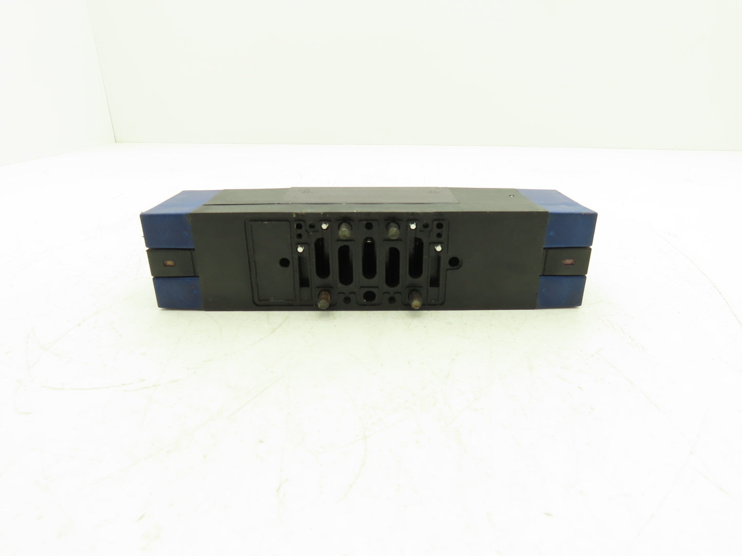 Parker H26WXBG3B9000GB Pneumatic Air Solenoid Valve 3 Pos 5 Way 24VDC Coil 145 PSI