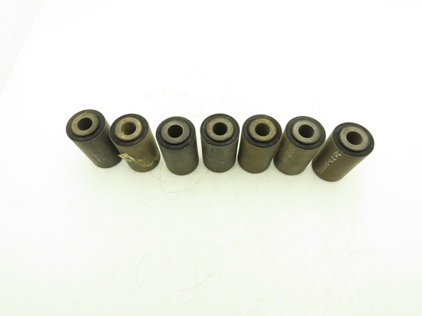 Hendrickson 47420 Equalizer Center Bushing 70mm OD 26mm ID 117mm Length Lot of 7