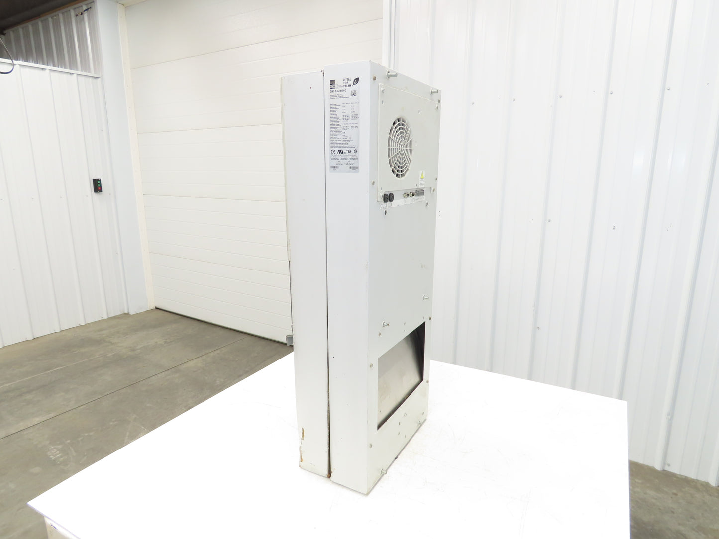 Rittal SK 3304.540 Top Therm Electrical Enclosure Air Conditioner 1460W 480V