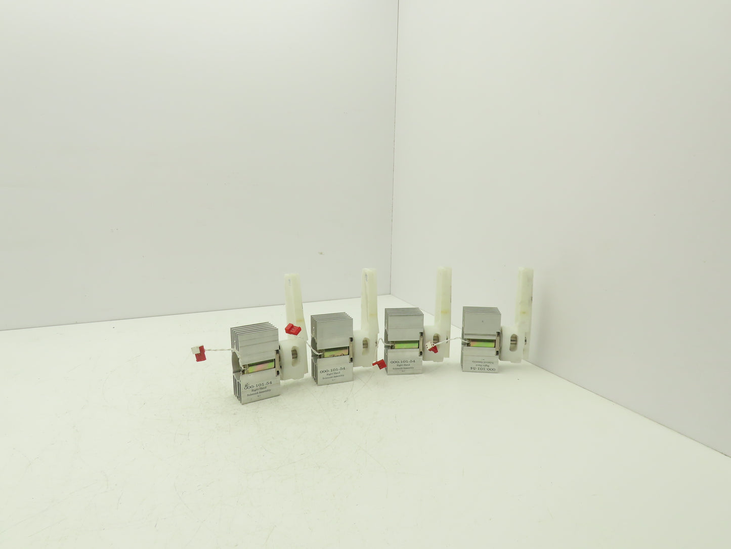 Mantissa Conveyor Tiploc Tilt Tray Tipper RH Actuator Arm 000-101-54  Lot of 4