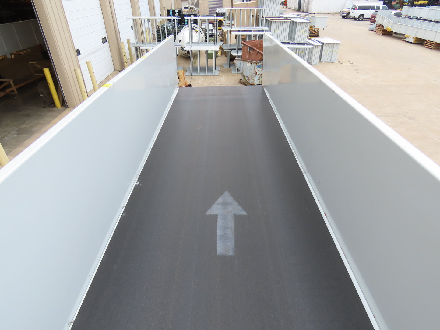 Hytrol HSSHD 43"x 47' 6" Incline Belt Conveyor 5Hp 3PH Center Drive 180fpm 102"H