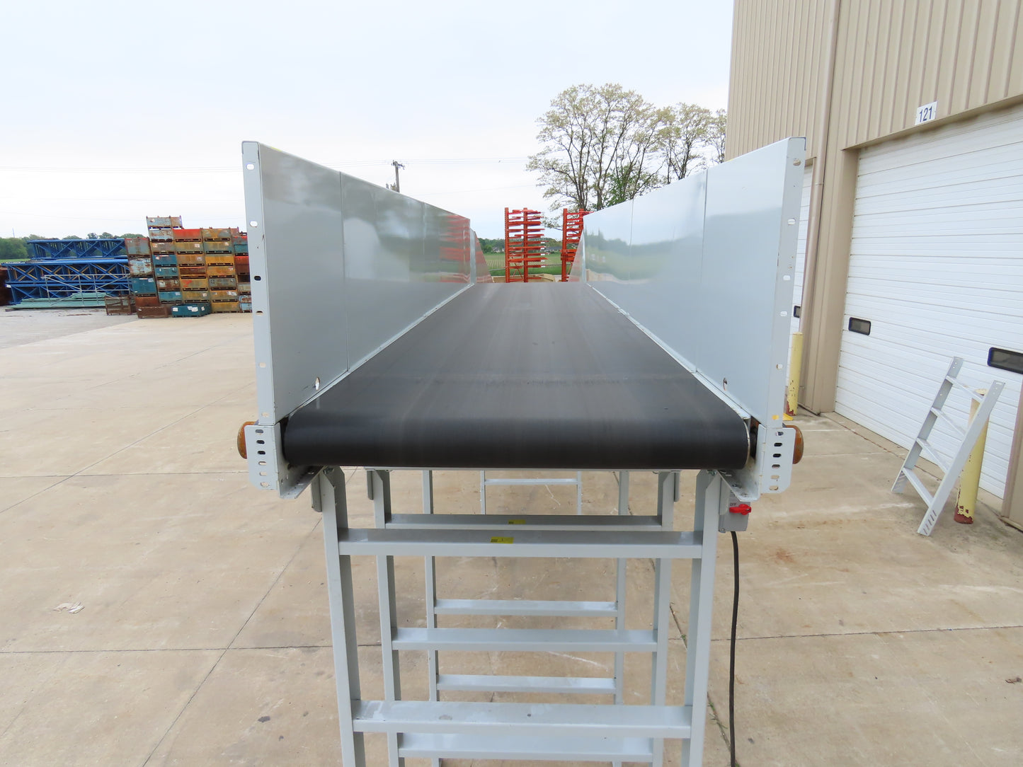 Hytrol HSSHD 43"x 47' 6" Incline Belt Conveyor 5Hp 3PH Center Drive 180fpm 102"H