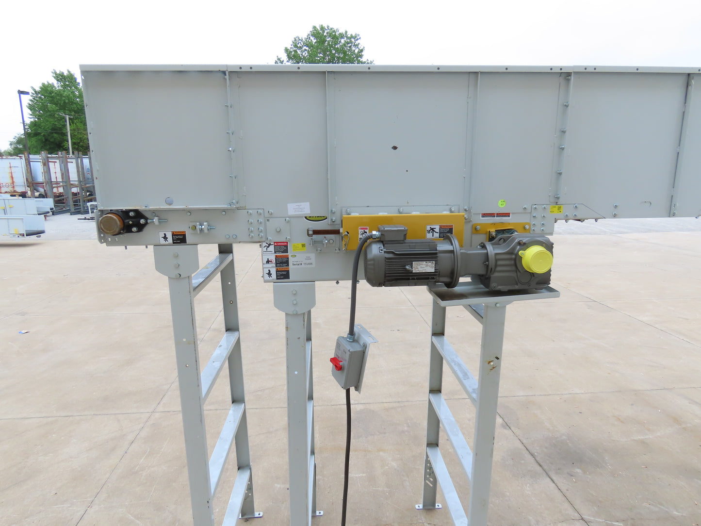 Hytrol HSSHD 43"x 47' 6" Incline Belt Conveyor 5Hp 3PH Center Drive 180fpm 102"H