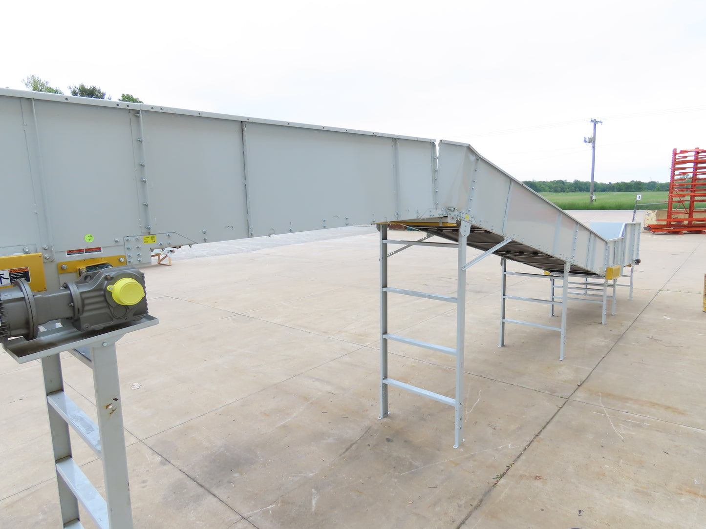 Hytrol HSSHD 43"x 47' 6" Incline Belt Conveyor 5Hp 3PH Center Drive 180fpm 102"H