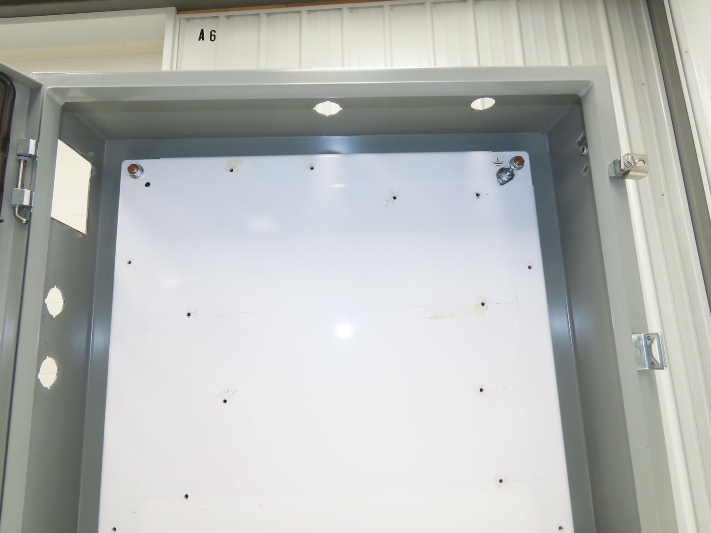 Saginaw SCE-24H2406LP Electrical Enclosure Cabinet 24"x24"x6" Backplate