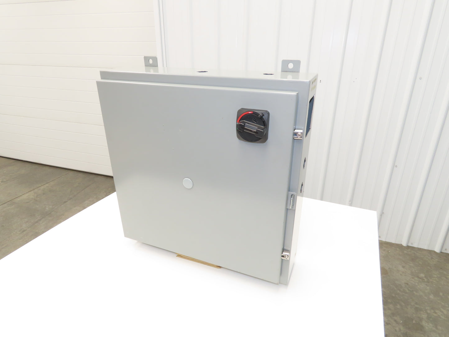 Saginaw SCE-24H2406LP Electrical Enclosure Cabinet 24"x24"x6" Backplate