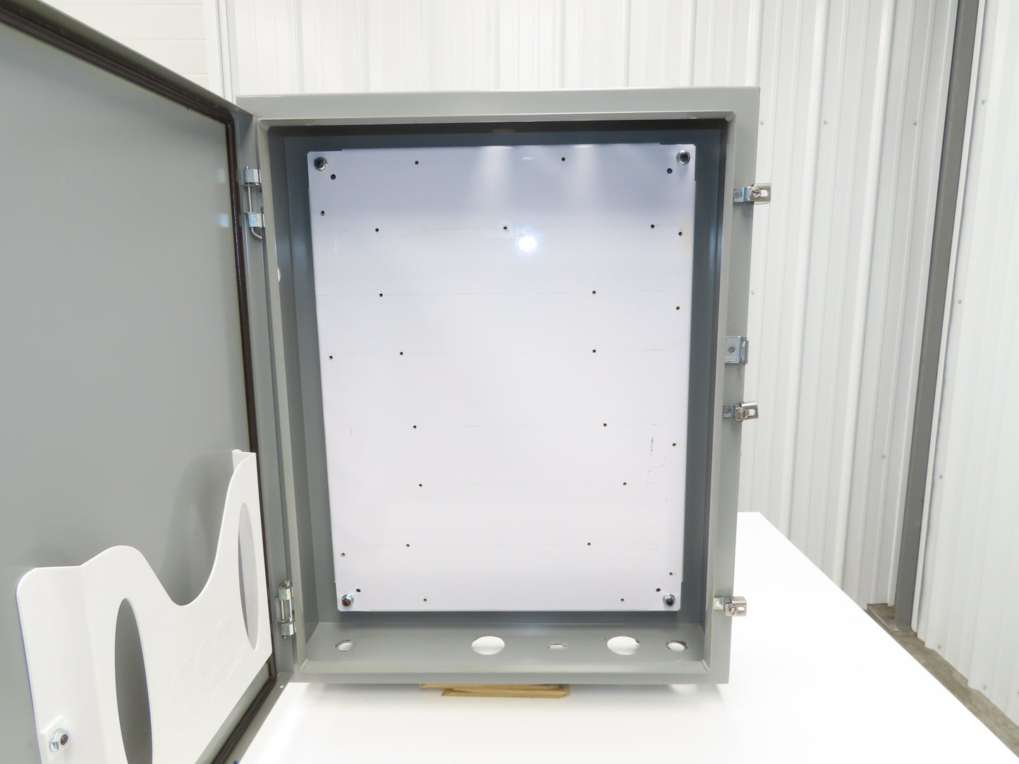 Saginaw SCE-30H2406LP Electrical Enclosure Cabinet 30x24x6" Backplate Knockouts