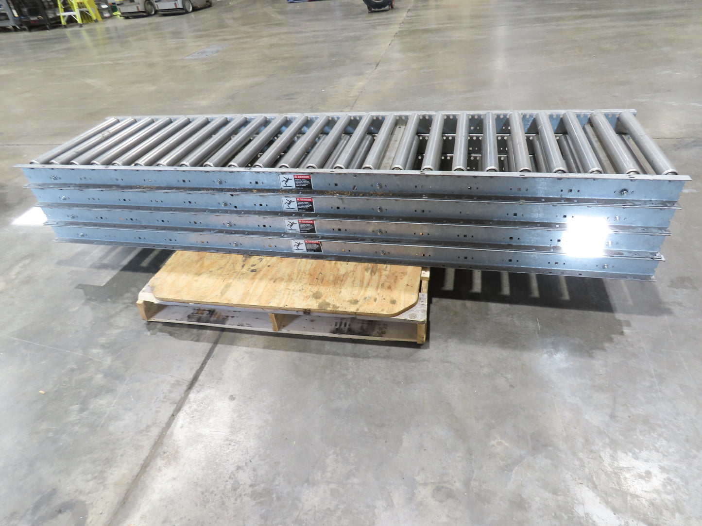 Automotion 24"x 8' Gravity Roller Conveyor 1.9" Roller 21.5"BF 4-Sections 32'