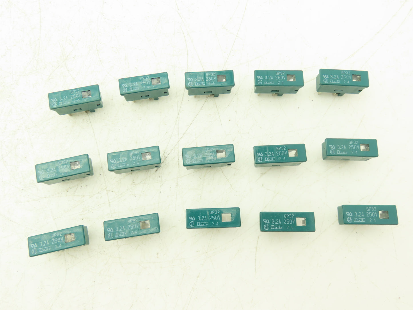 Daito GP32 Alarm Indicating Fuse Green Cartridge 3.2A 250V Lot of 15