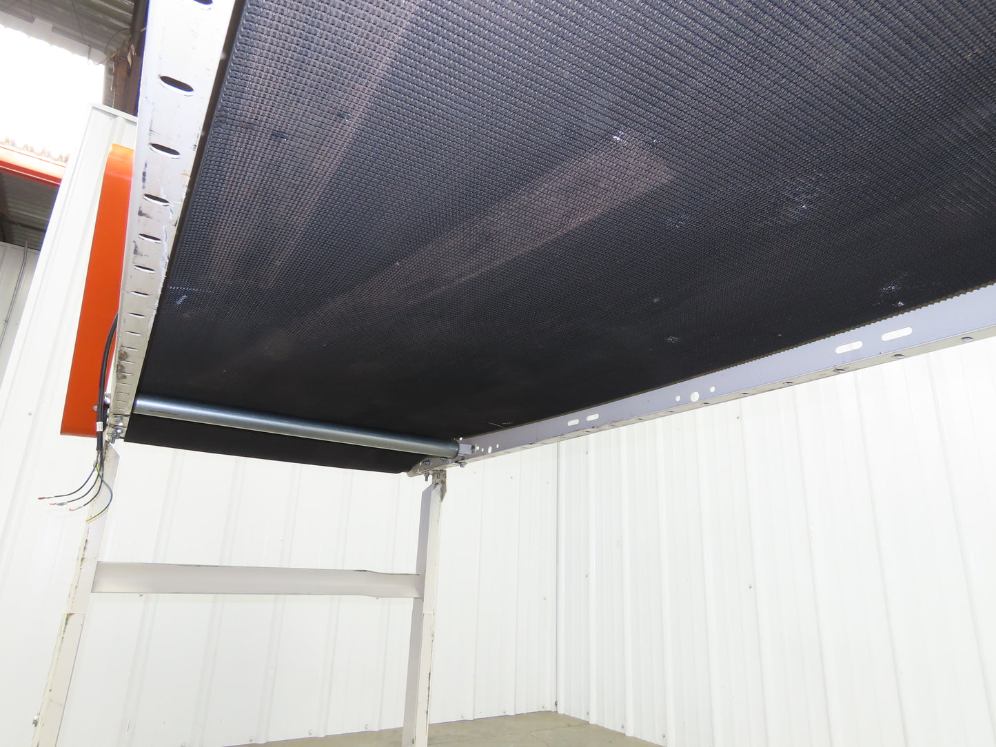 Roach 34"x 8' Slider Bed Grip Top Belt Conveyor .75Hp 3PH End Drive 40fpm