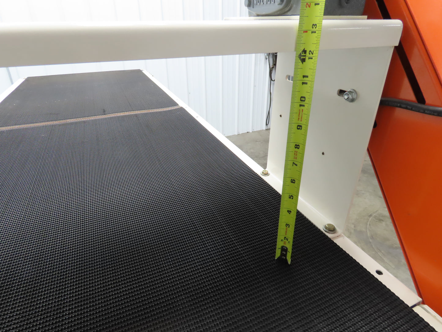 Roach 34"x 8' Slider Bed Grip Top Belt Conveyor .75Hp 3PH End Drive 40fpm
