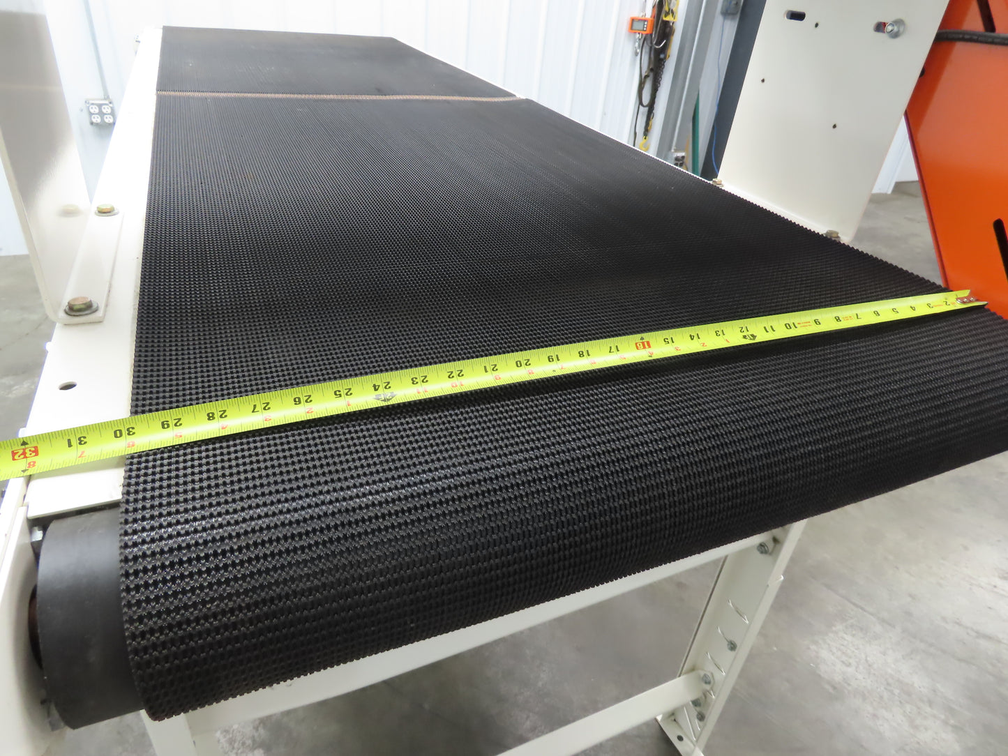 Roach 34"x 8' Slider Bed Grip Top Belt Conveyor .75Hp 3PH End Drive 40fpm