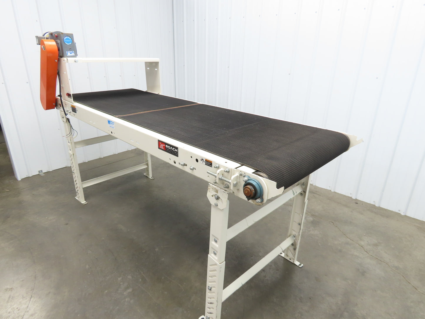 Roach 34"x 8' Slider Bed Grip Top Belt Conveyor .75Hp 3PH End Drive 40fpm