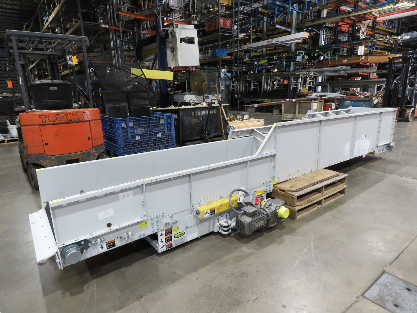 Hytrol HSS 31"x 18' Slider Bed Conveyor 30" Belt 2Hp 3PH Center Drive 114fpm