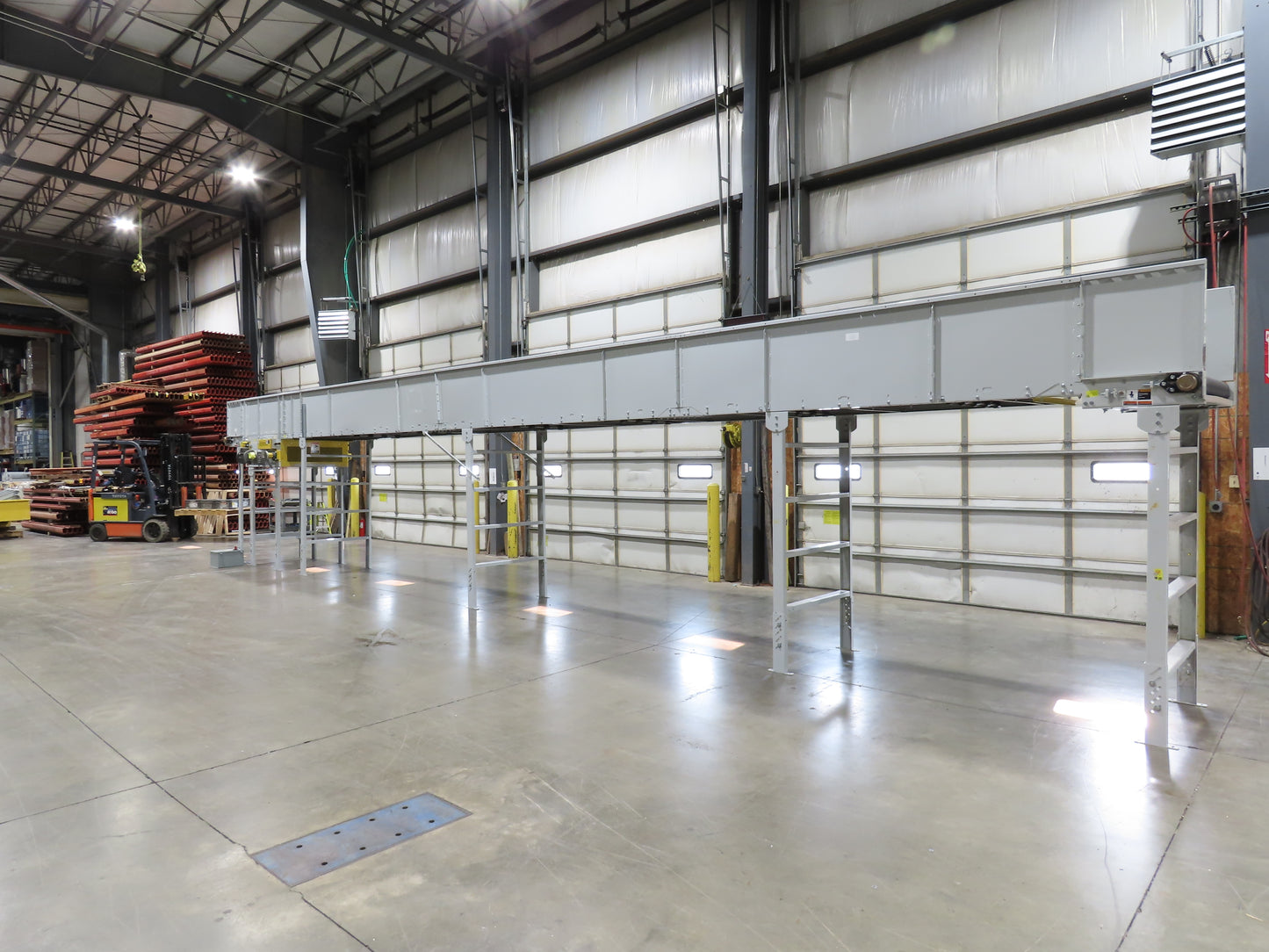 Hytrol BPC 43"x 45' 9" Slider Bed Conveyor 41" Belt 5Hp 3PH Center Drive 180fpm