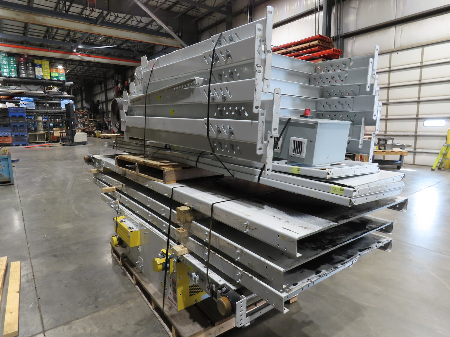 Hytrol BPC 43"x 45' 9" Slider Bed Conveyor 41" Belt 5Hp 3PH Center Drive 180fpm