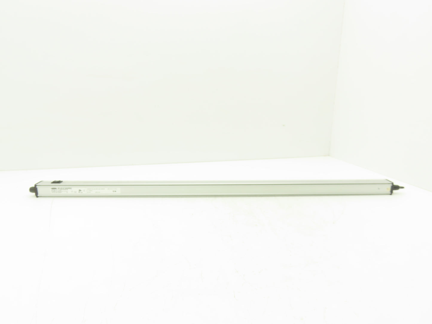 Banner WLB32C850PBQ WLB32 Work Light Bar Switched Hi/Low/Off 850mm 12-30VDC