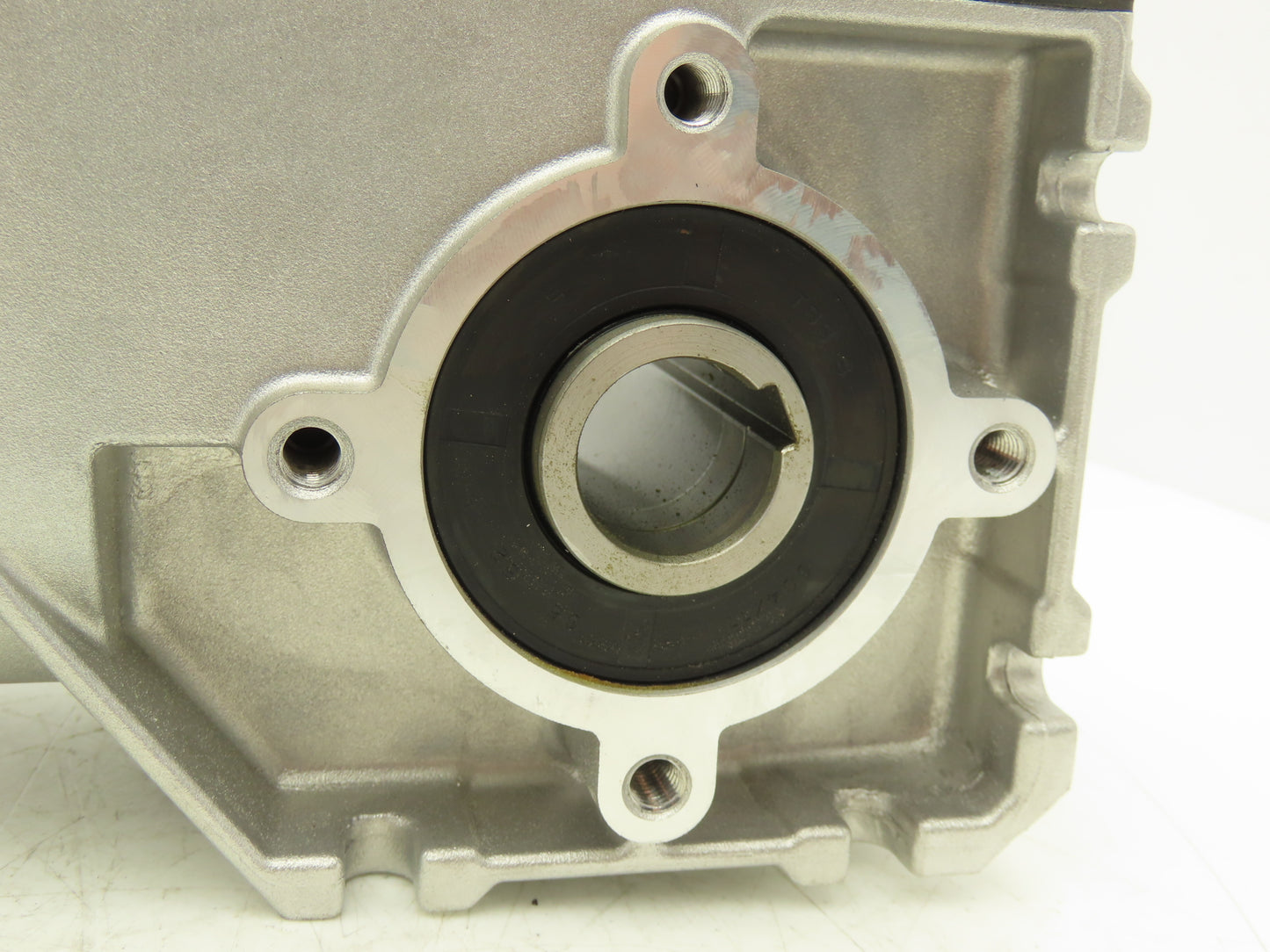 Lenze M55AP080M045E00UT Gearmotor 10.4 Ratio .75kw 230/460V 168rpm Hollow Shaft