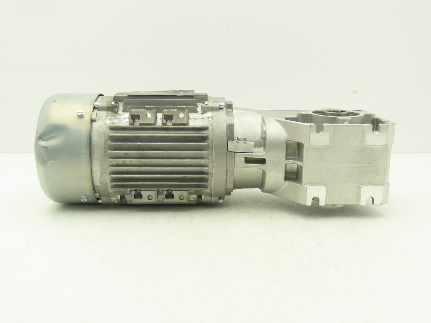 Lenze M55AP080M045E00UT Gearmotor 10.4 Ratio .75kw 230/460V 168rpm Hollow Shaft
