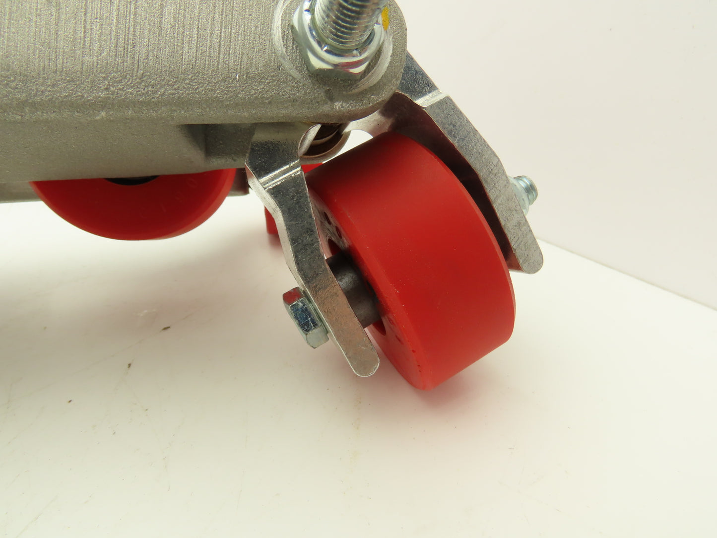 Mantissa Eurosort 000-106-06E Sorter Conveyor Carrier Axle Assembly