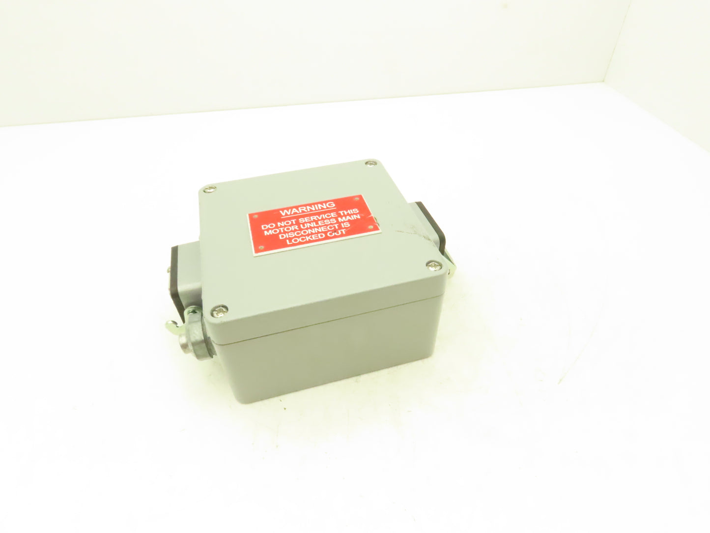 Hoffman CCA16169  Aluminum Enclosure Junction Box 160x160x90mm 16A 6-pin Plugs