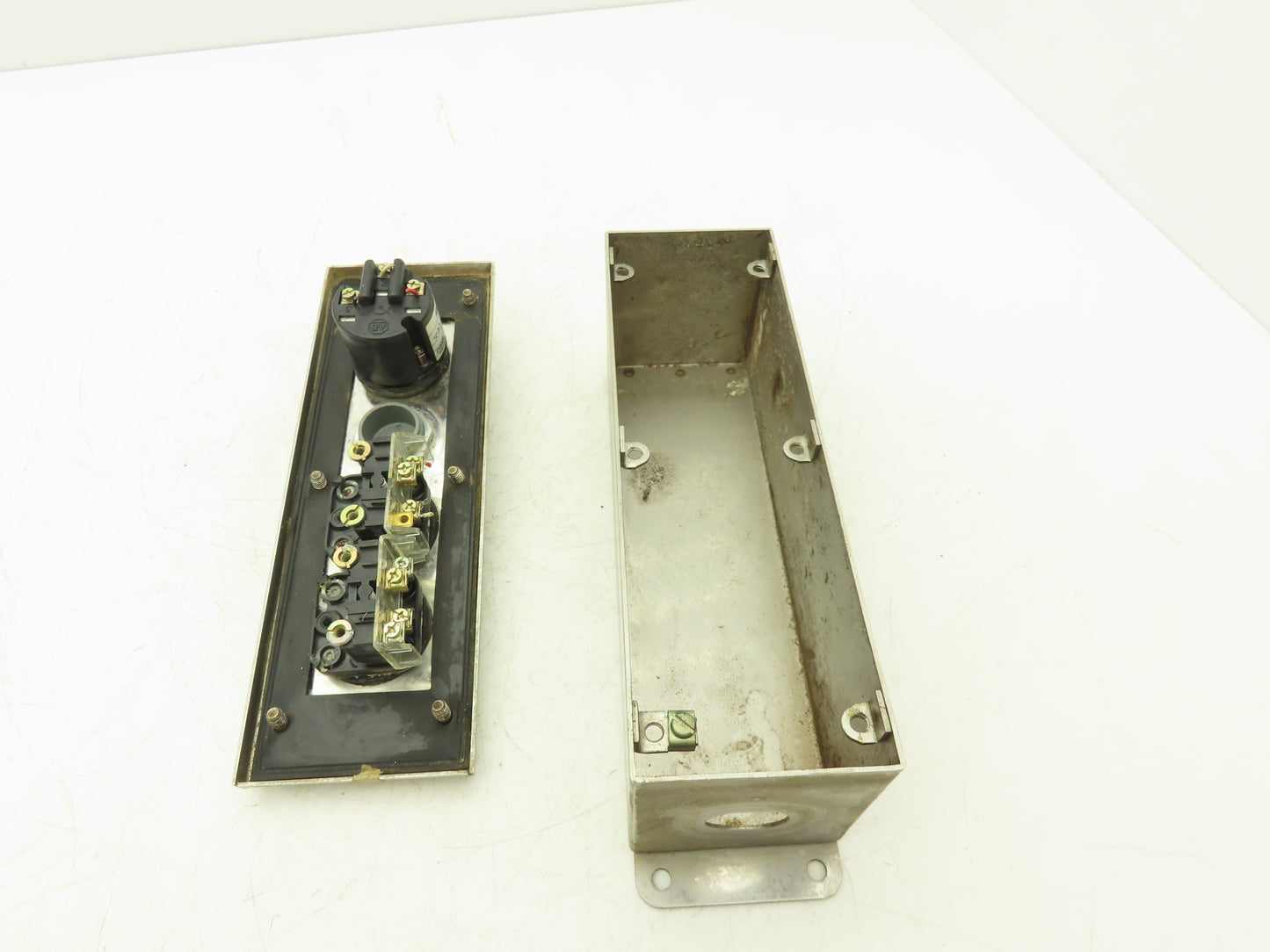 Allen Bradley 800R-4HZ4 Pushbutton 30mm Operator Control Station Enclosure SS