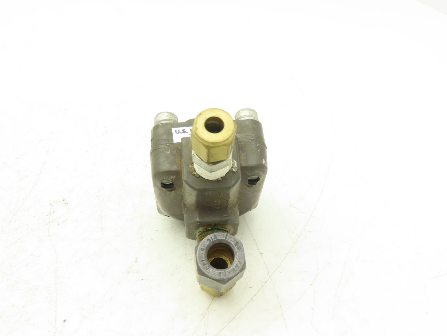 American Standard P54350 Pneumatic Shuttle Valve 200psi  1/4" Ports