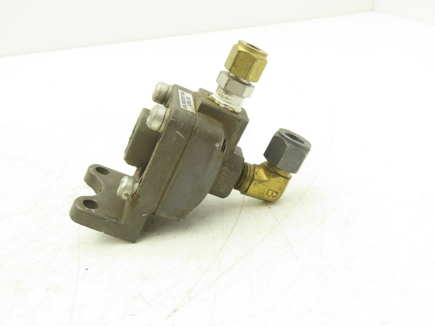 American Standard P54350 Pneumatic Shuttle Valve 200psi  1/4" Ports