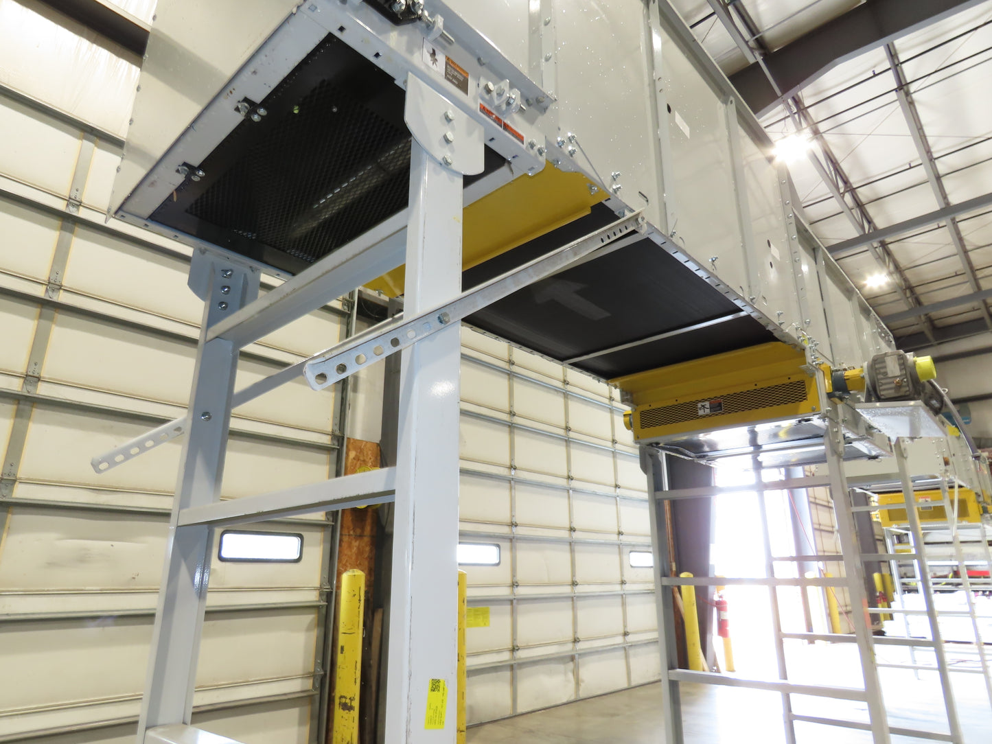 Hytrol HSS 37"x 15' Slider Bed Conveyor 35" Belt 3Hp 3PH Center Drive 120fpm