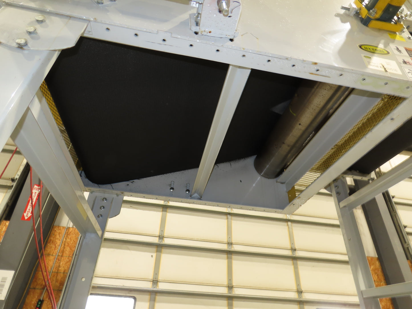 Hytrol BPC 43"x 15' Slider Bed Conveyor 41"Belt 3Hp 3PH Center Drive 120fpm 98"H