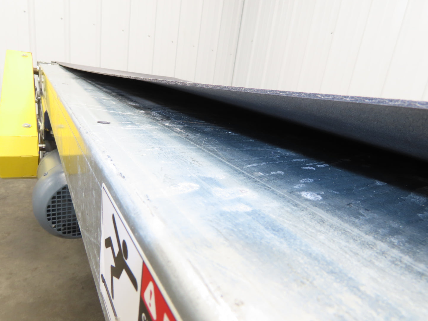 29"W x 7' Slider Bed Conveyor 24"Belt 1/2Hp 230/460V 3PH End Drive 64fpm