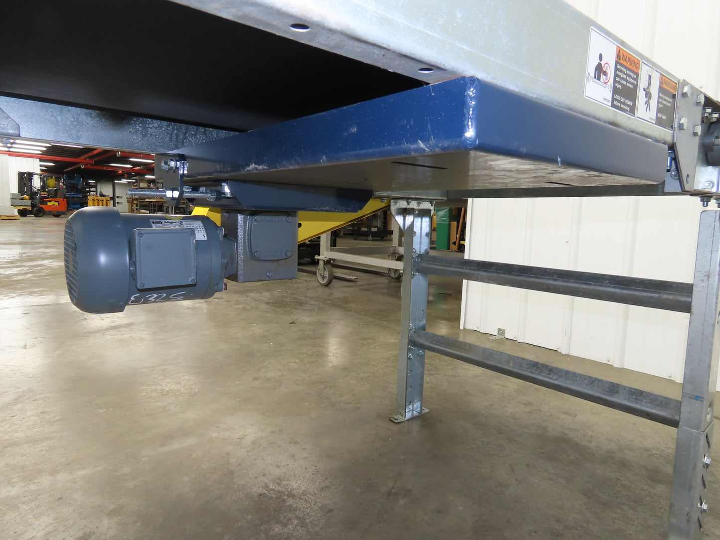 29"W x 7' Slider Bed Conveyor 24"Belt 1/2Hp 230/460V 3PH End Drive 64fpm