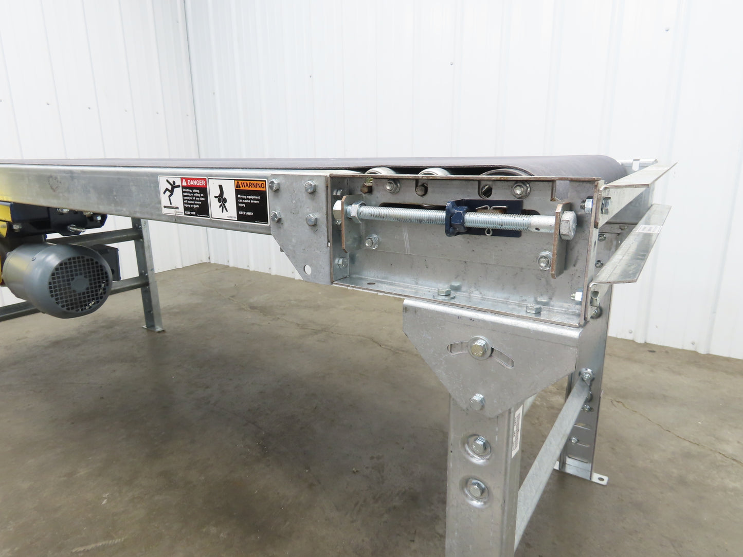 29"W x 7' Slider Bed Conveyor 24"Belt 1/2Hp 230/460V 3PH End Drive 64fpm