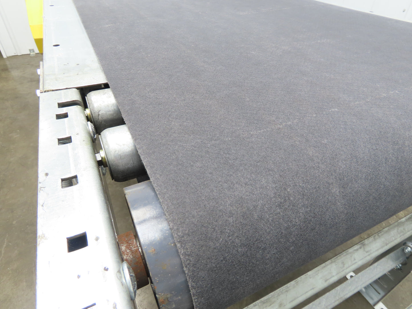 29"W x 7' Slider Bed Conveyor 24"Belt 1/2Hp 230/460V 3PH End Drive 64fpm