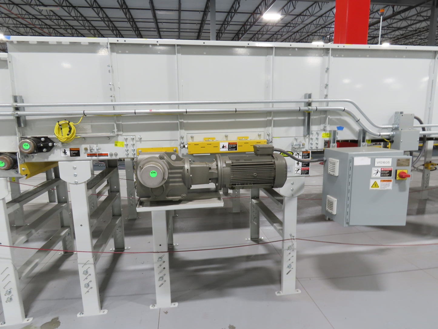 Hytrol HSS 43"x 63' Slider Bed Conveyor 41" Belt 7.5Hp 3PH Center Drive