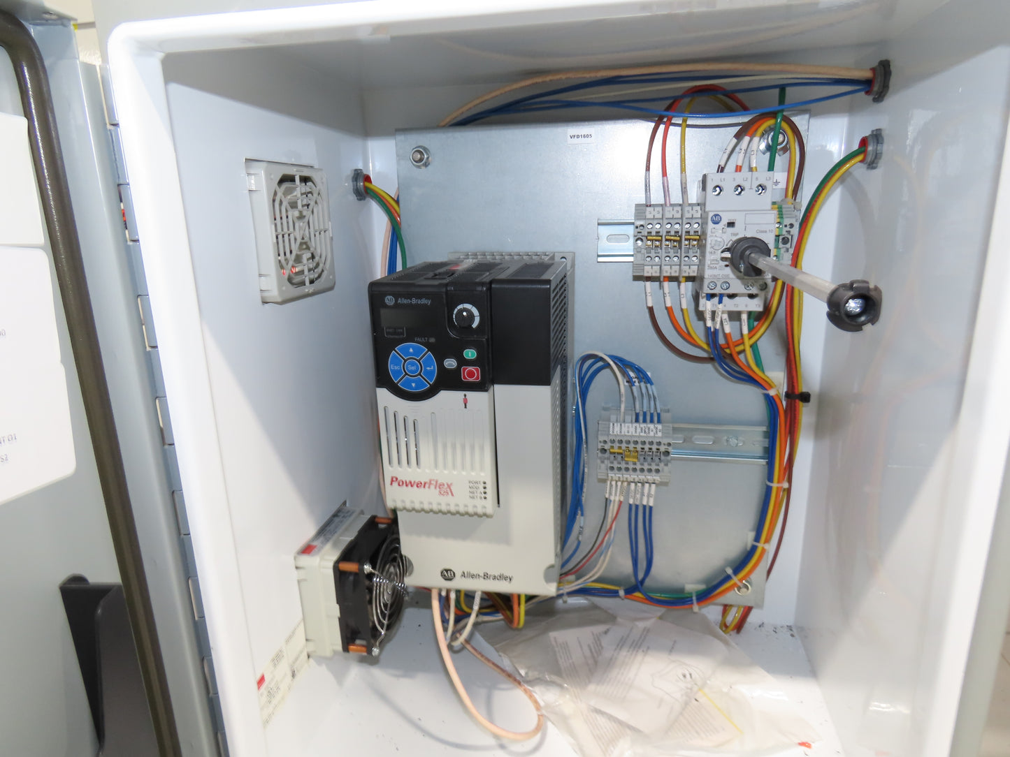 Hytrol HSS 43"x 63' Slider Bed Conveyor 41" Belt 7.5Hp 3PH Center Drive