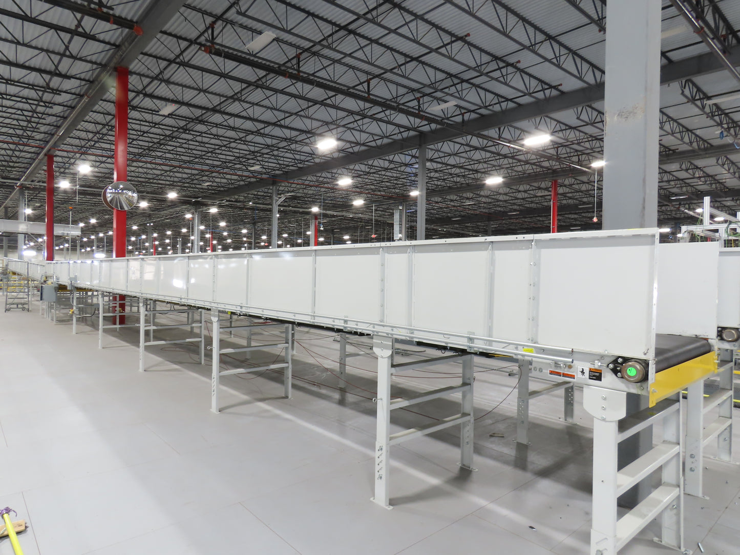 Hytrol HSS 43"x 63' Slider Bed Conveyor 41" Belt 7.5Hp 3PH Center Drive