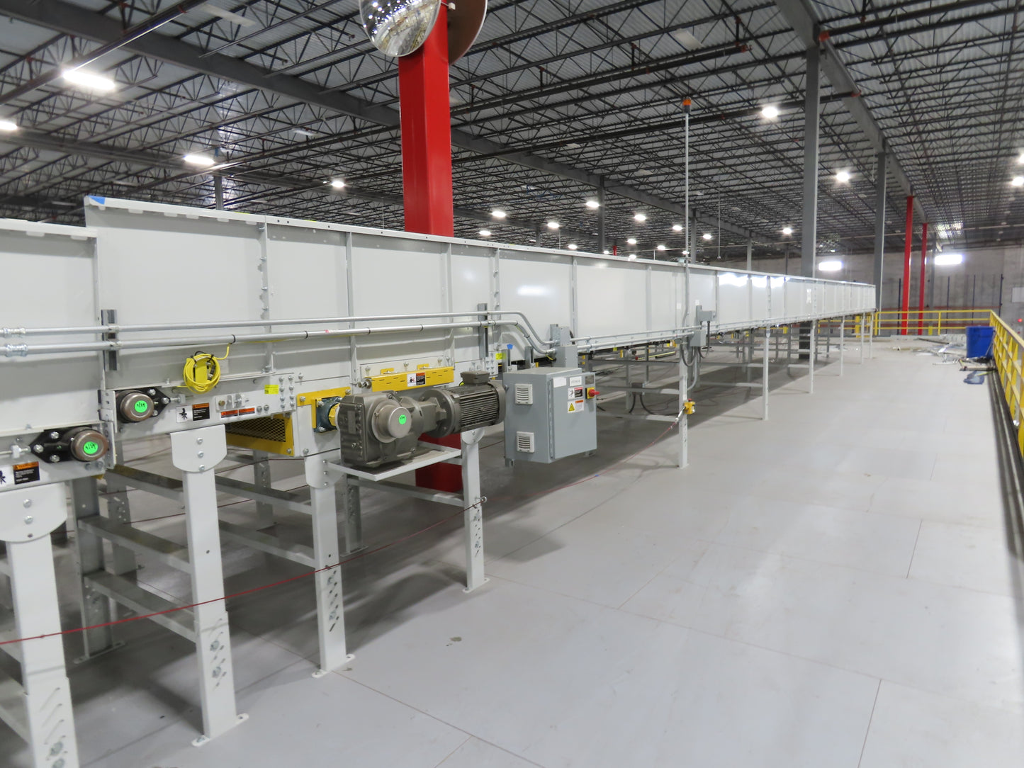 Hytrol HSS 43"x 63' Slider Bed Conveyor 41" Belt 7.5Hp 3PH Center Drive