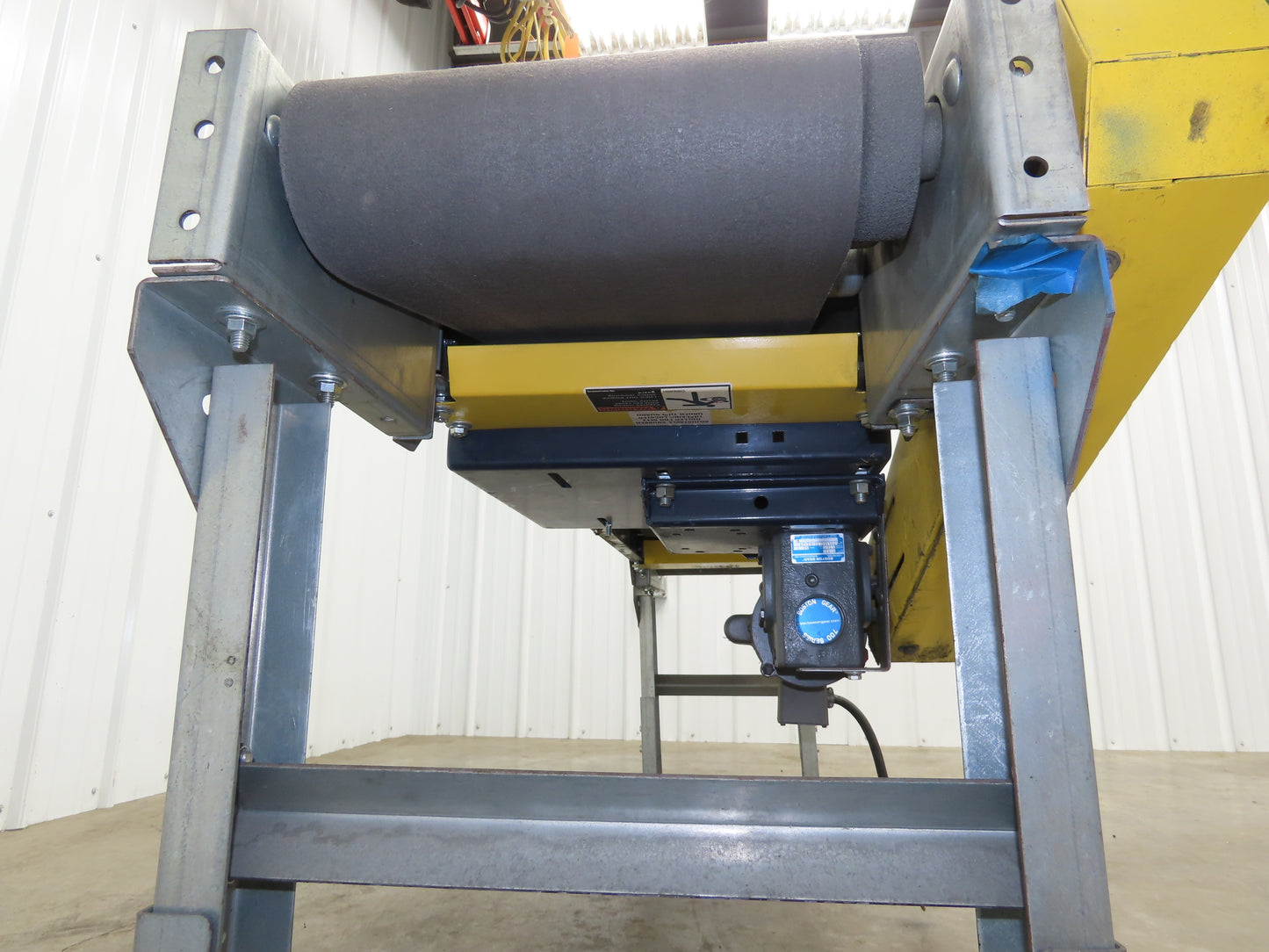 17"W x 7' Slider Bed Conveyor 12"Belt .17Hp 115/230V 1PH End Drive 60fpm Adj Ht