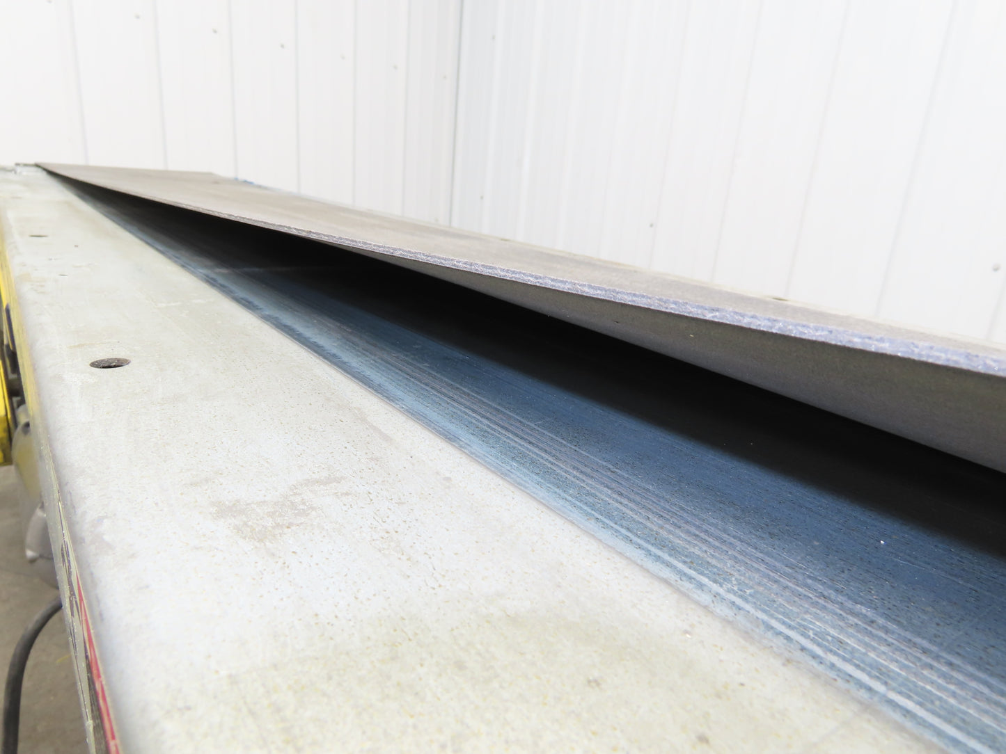 17"W x 7' Slider Bed Conveyor 12"Belt .17Hp 115/230V 1PH End Drive 60fpm Adj Ht