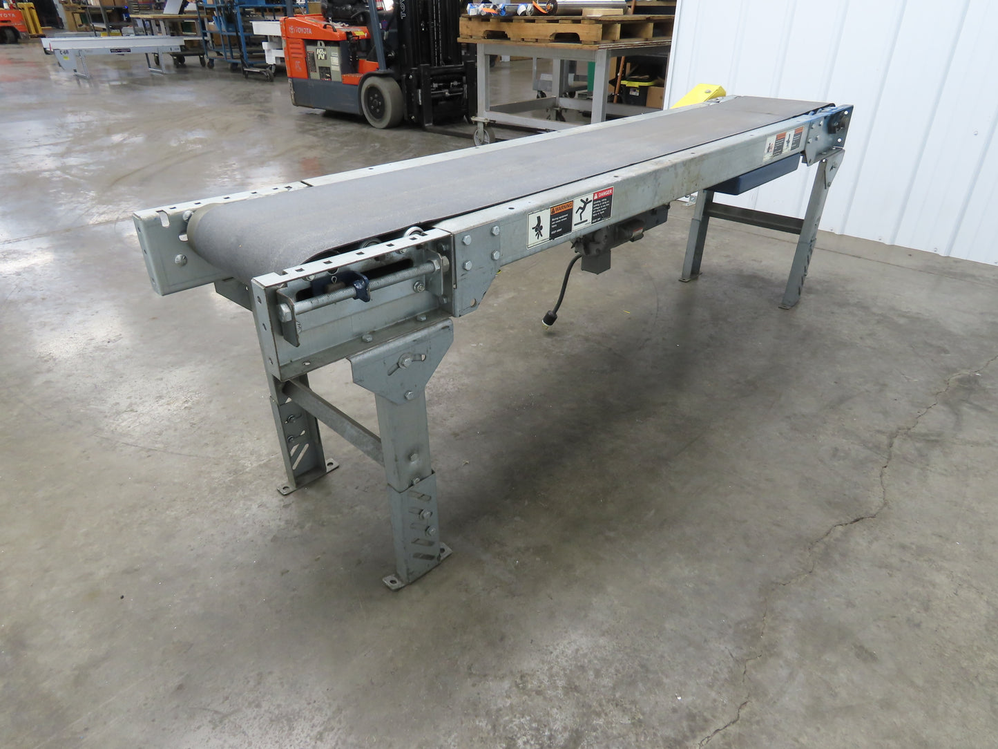 17"W x 7' Slider Bed Conveyor 12"Belt .17Hp 115/230V 1PH End Drive 60fpm Adj Ht
